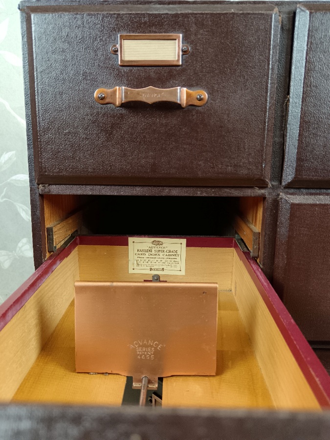 Pair stackabe Filing cabinets (19).jpg